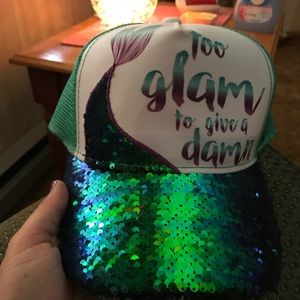 Hippie Runner too glam to give a damn trucker hat